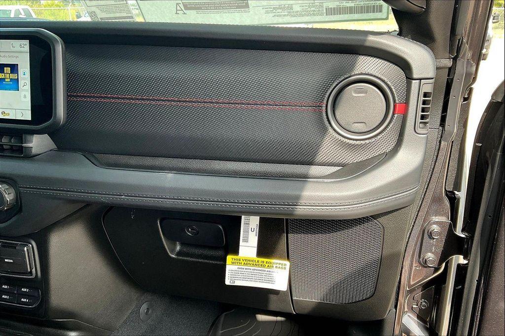 new 2025 Jeep Gladiator car, priced at $51,595