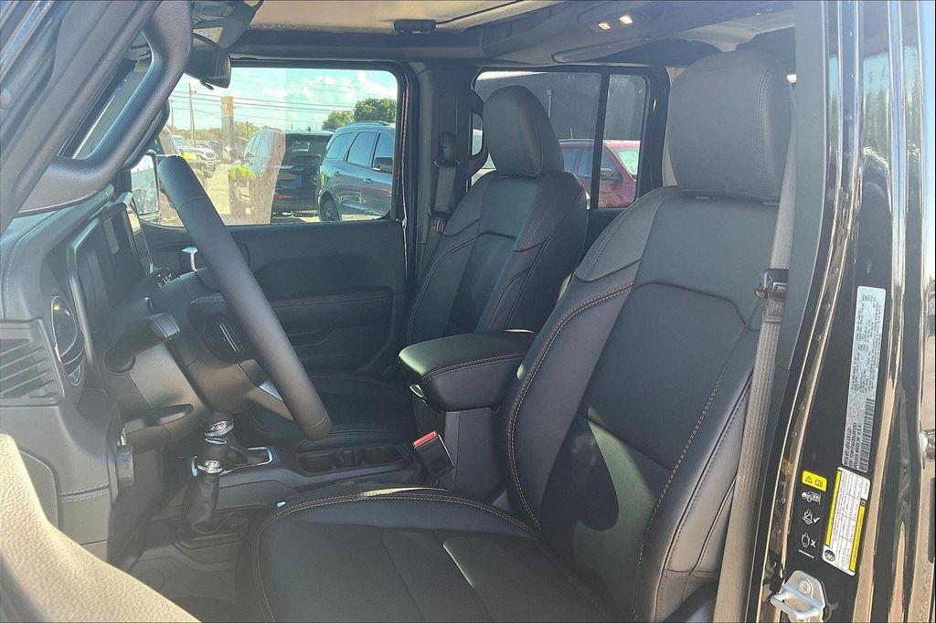 new 2025 Jeep Gladiator car, priced at $44,105