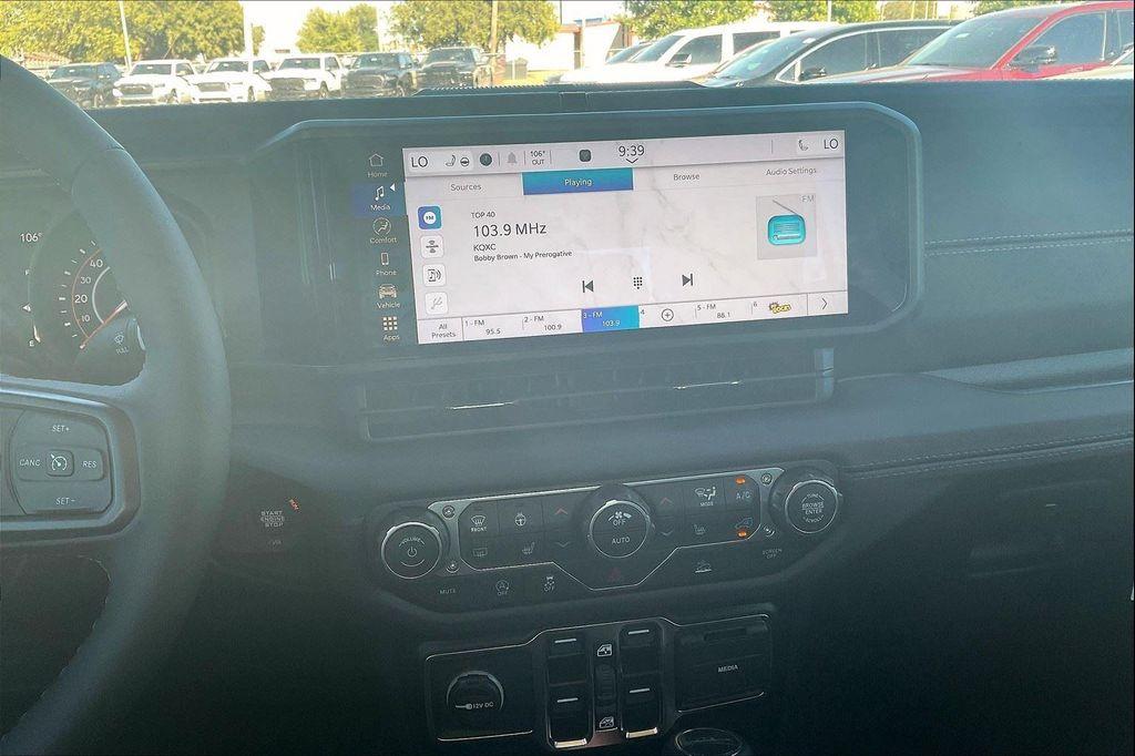 new 2025 Jeep Gladiator car, priced at $44,105