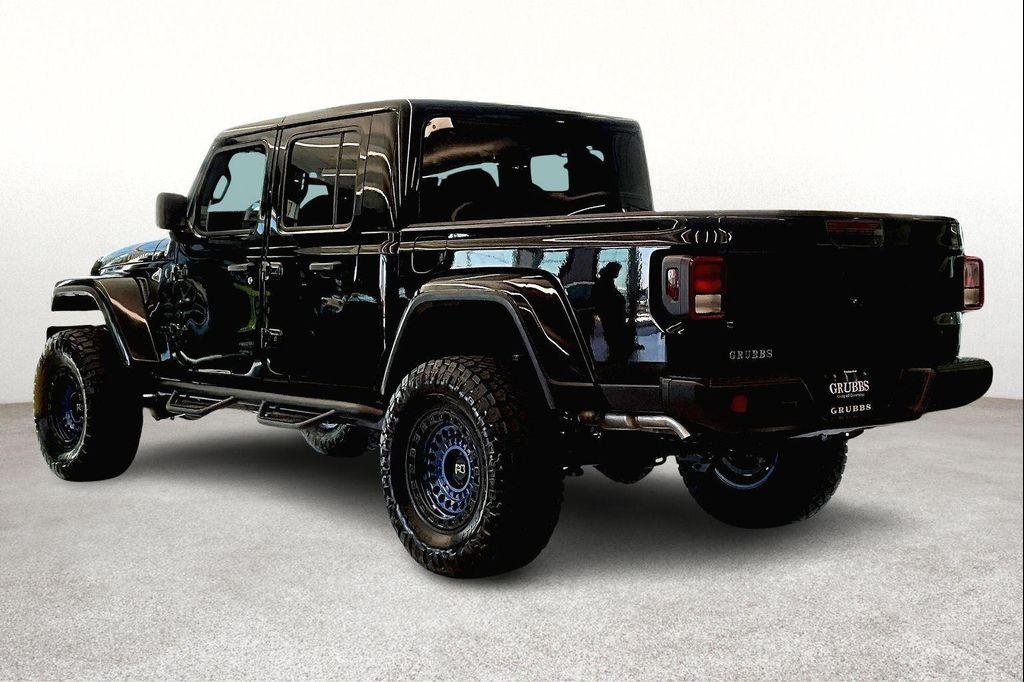 new 2025 Jeep Gladiator car, priced at $44,105