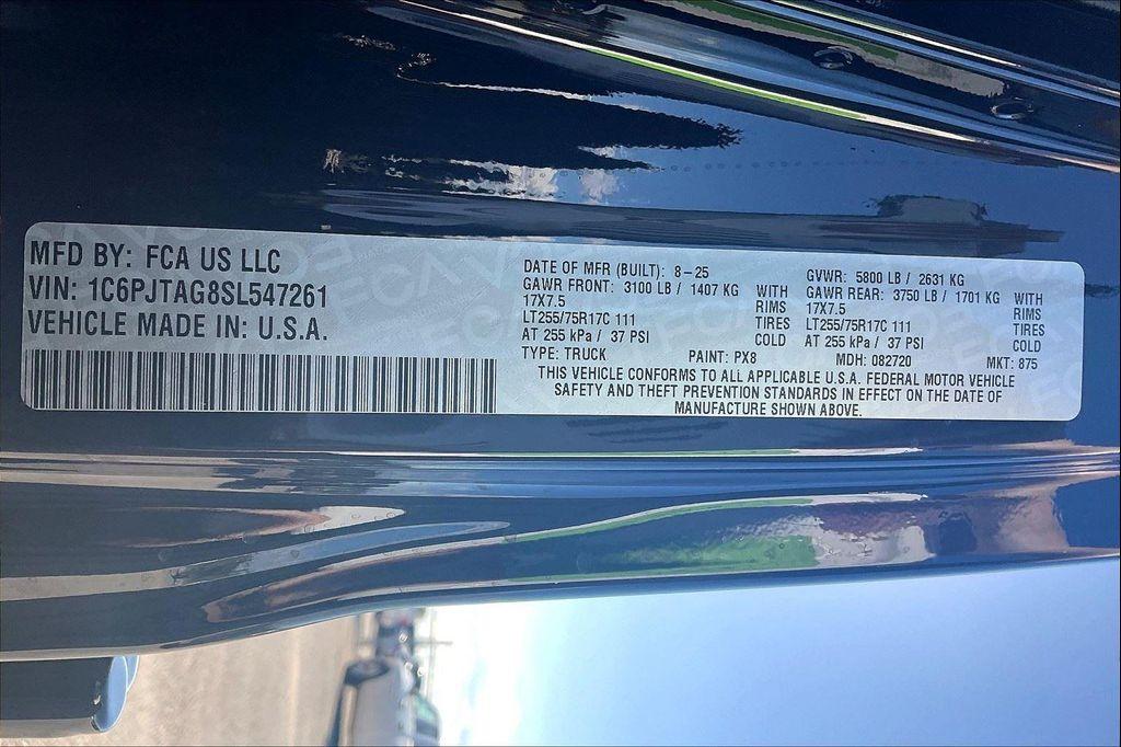 new 2025 Jeep Gladiator car, priced at $44,105