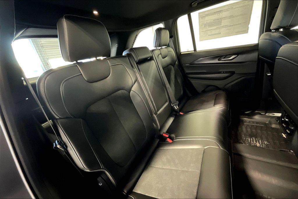 new 2025 Jeep Grand Cherokee car, priced at $39,480