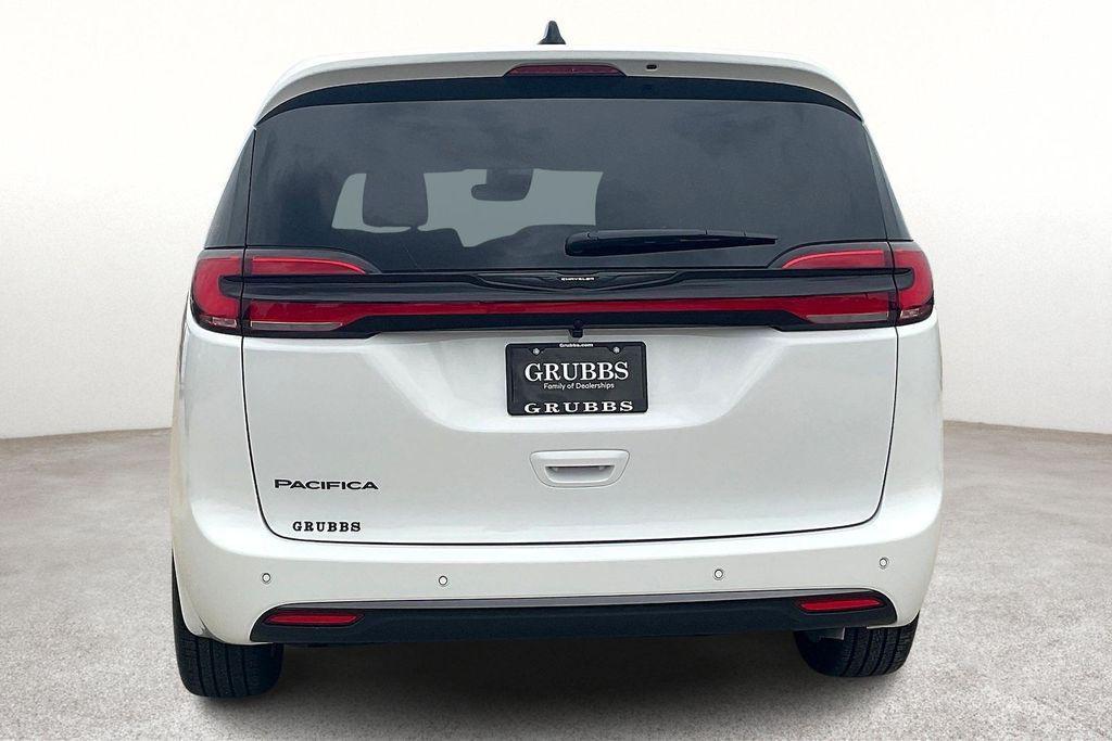 new 2026 Chrysler Pacifica car, priced at $47,065