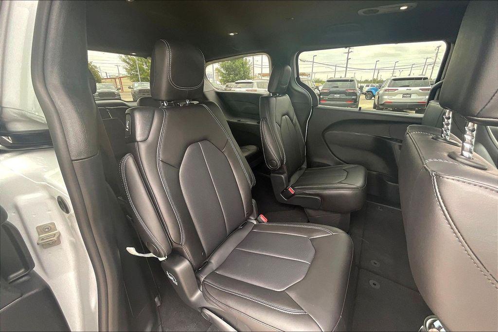 new 2026 Chrysler Pacifica car, priced at $47,065