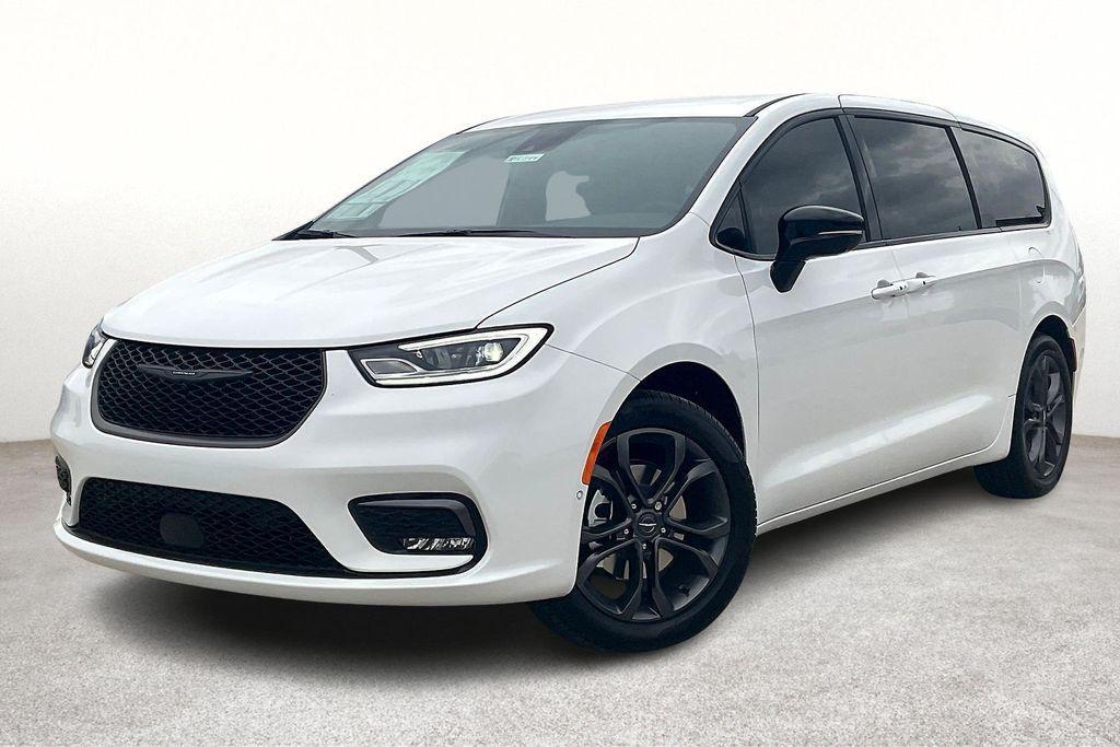 new 2026 Chrysler Pacifica car, priced at $47,065