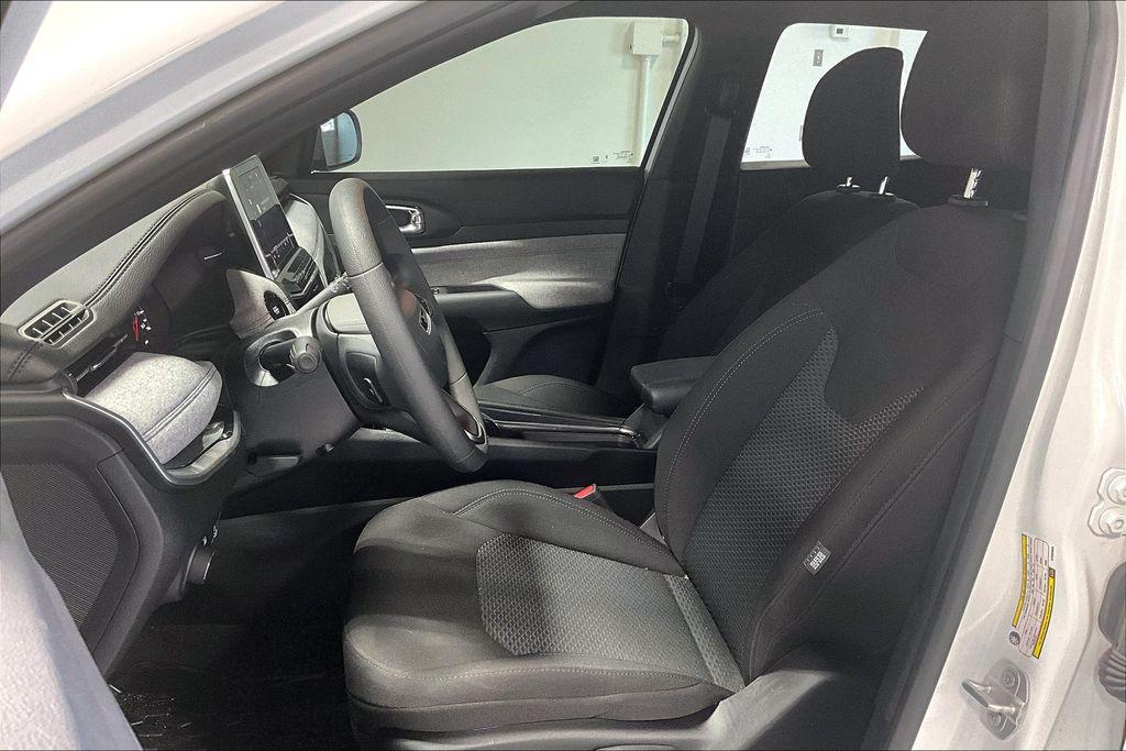 new 2025 Jeep Compass car, priced at $25,545