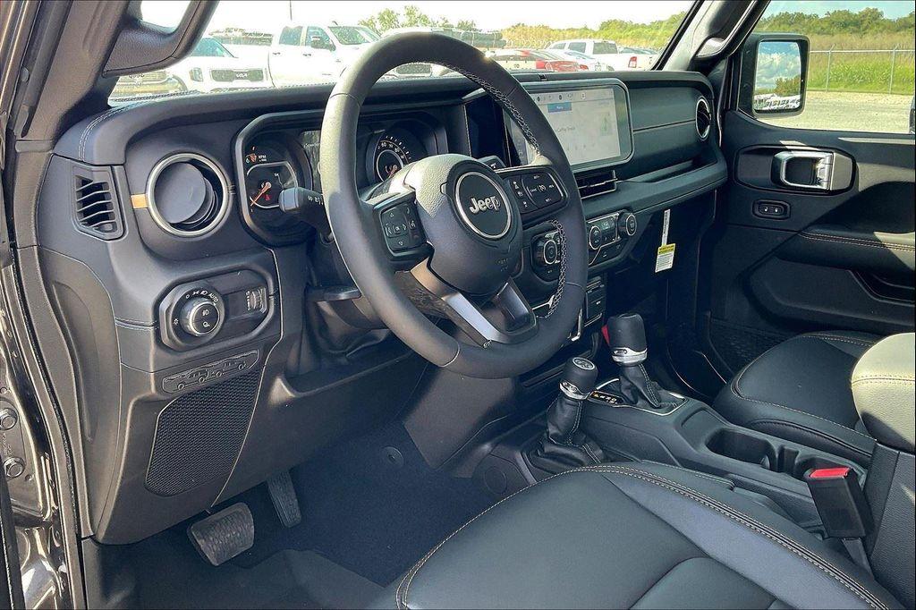 new 2025 Jeep Gladiator car, priced at $44,105