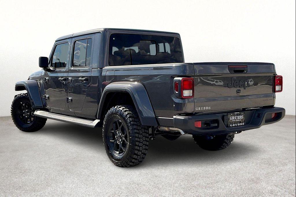 new 2025 Jeep Gladiator car, priced at $44,105