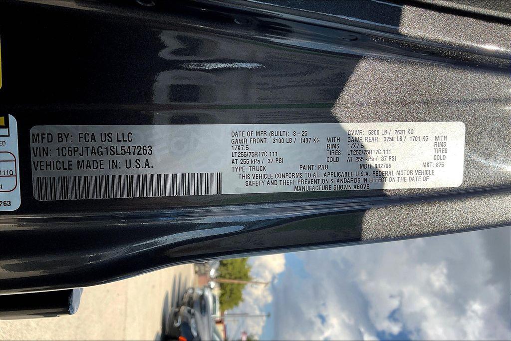 new 2025 Jeep Gladiator car, priced at $48,855