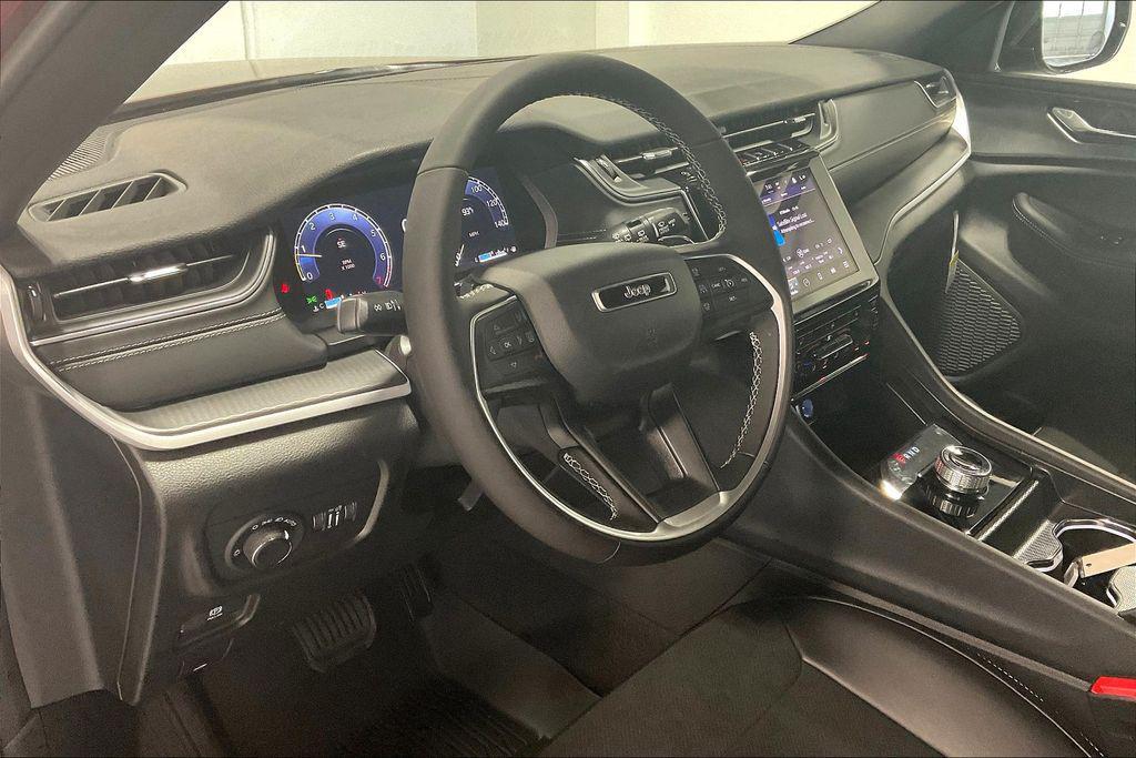 new 2025 Jeep Grand Cherokee car, priced at $46,730