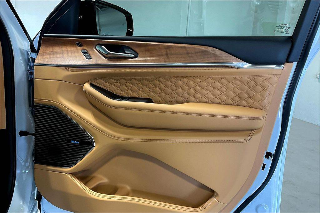 new 2025 Jeep Grand Cherokee L car, priced at $64,560