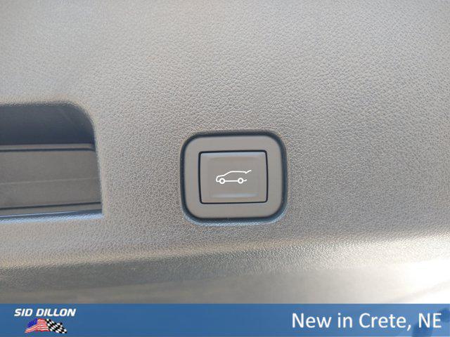 new 2025 Chevrolet Traverse car, priced at $50,125