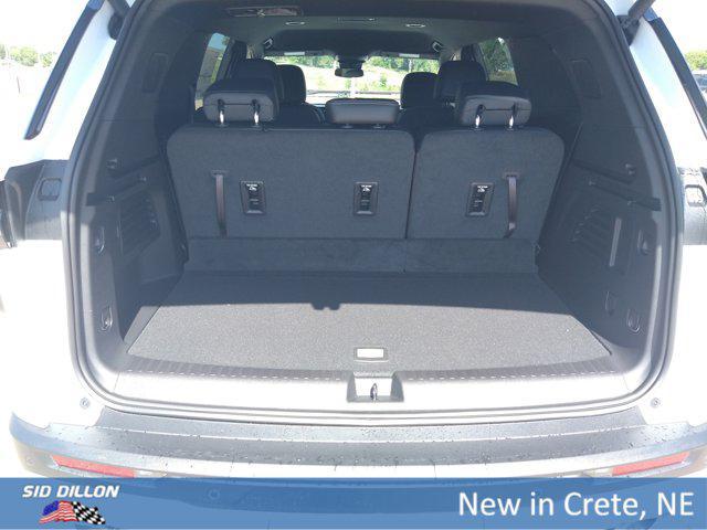 new 2025 Chevrolet Traverse car, priced at $50,125