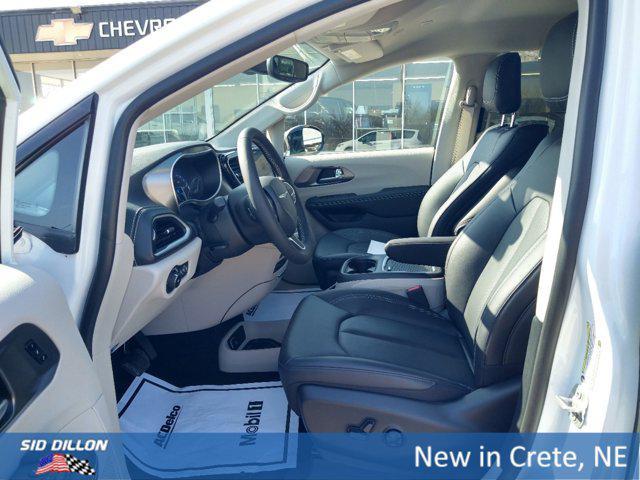 new 2024 Chrysler Pacifica car, priced at $47,195