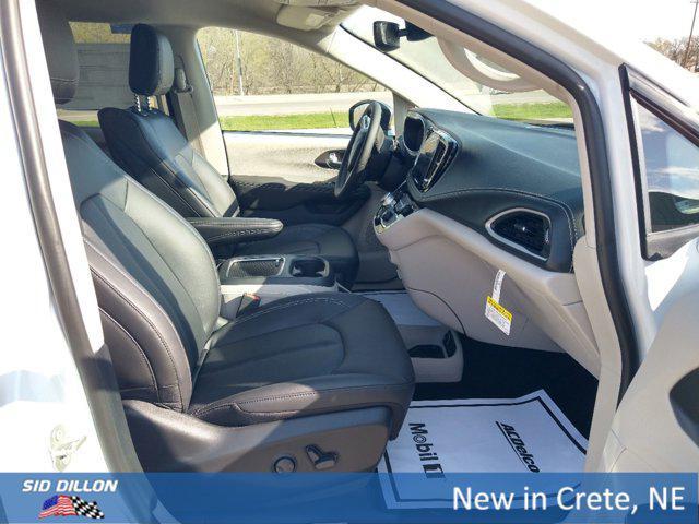 new 2024 Chrysler Pacifica car, priced at $47,195