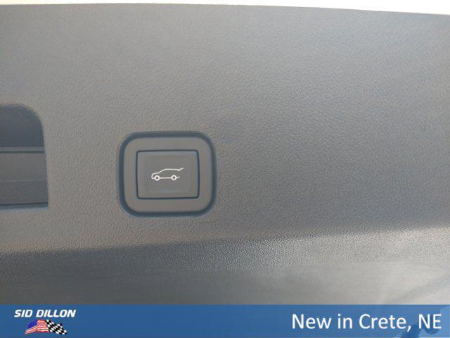 new 2025 Chevrolet Traverse car, priced at $49,630