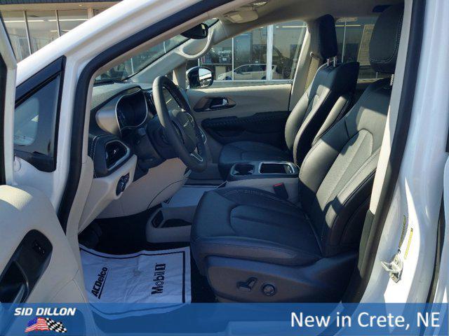 new 2024 Chrysler Pacifica car, priced at $47,195