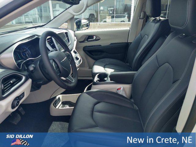 new 2024 Chrysler Pacifica car, priced at $44,800