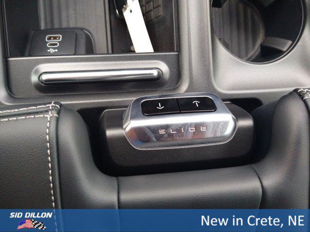 new 2025 Ford Expedition car, priced at $79,573