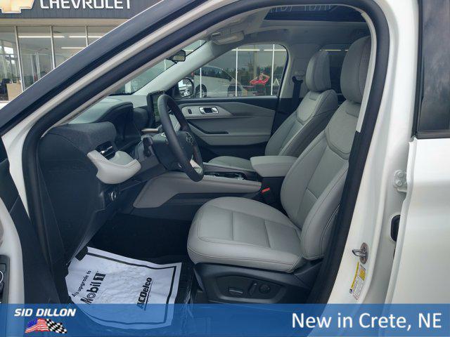 new 2025 Ford Explorer car, priced at $51,520