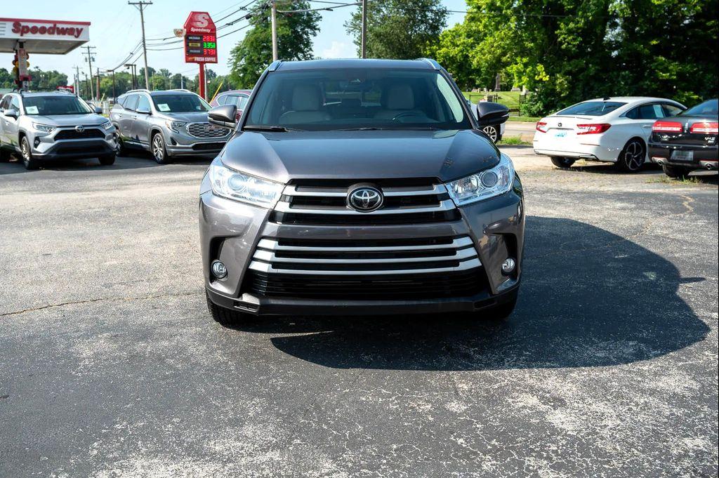 used 2019 Toyota Highlander car, priced at $27,495