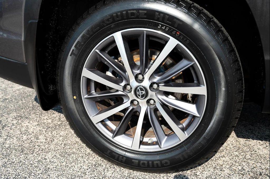 used 2019 Toyota Highlander car, priced at $27,495