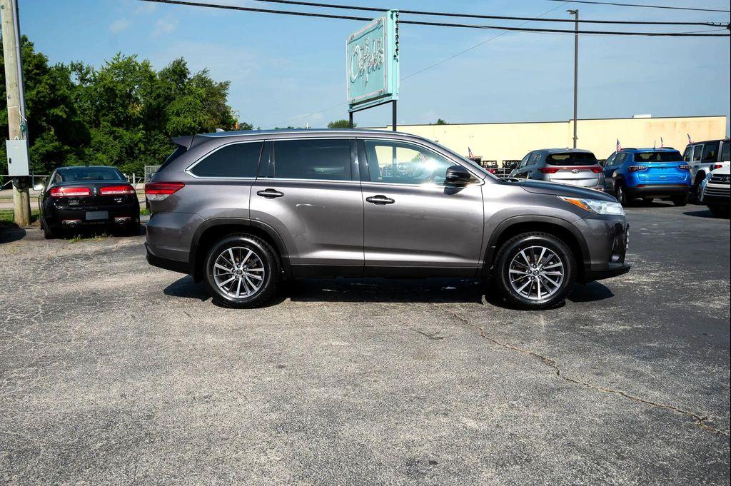used 2019 Toyota Highlander car, priced at $27,495
