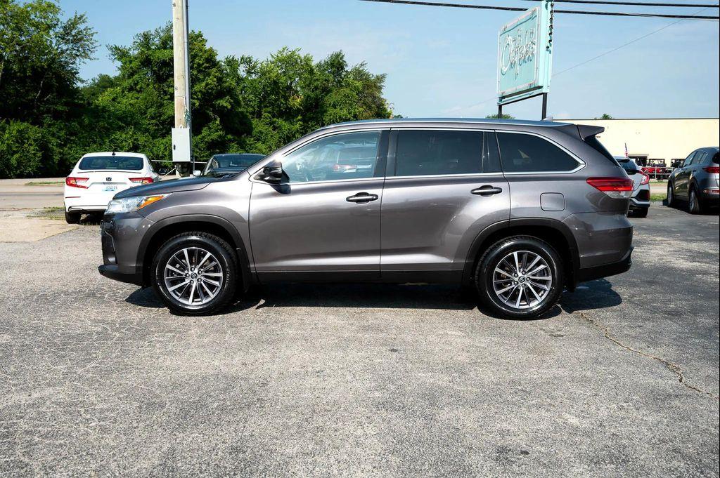 used 2019 Toyota Highlander car, priced at $27,495