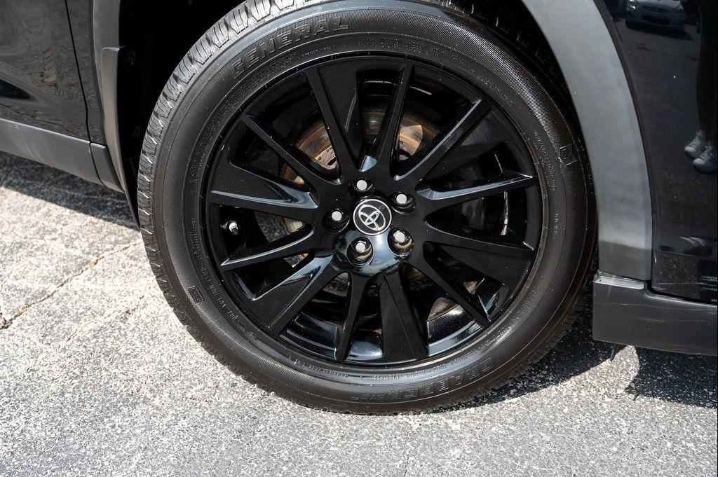 used 2019 Toyota Highlander car, priced at $27,495