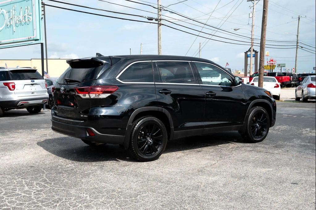 used 2019 Toyota Highlander car, priced at $27,495