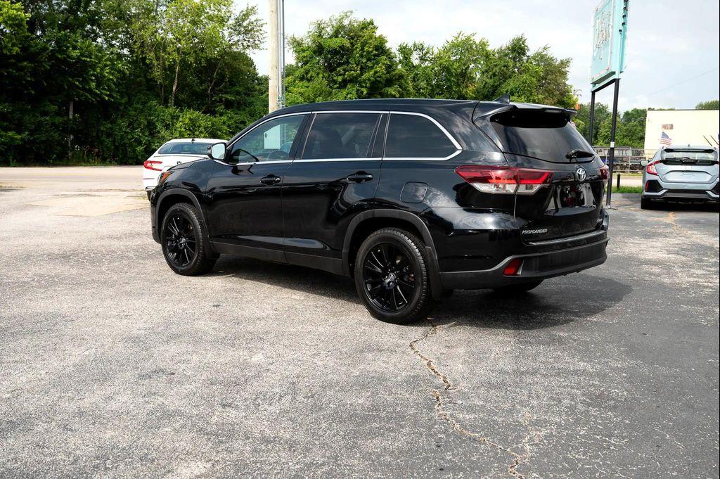 used 2019 Toyota Highlander car, priced at $27,495