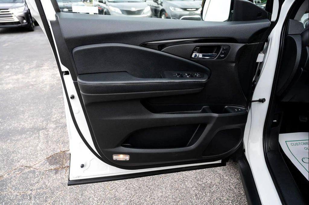 used 2020 Honda Pilot car, priced at $28,995