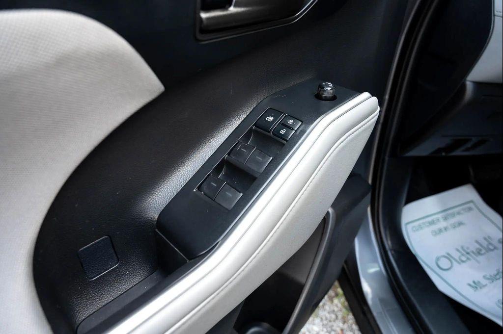used 2021 Toyota Highlander car, priced at $23,495