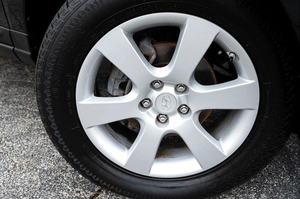 used 2009 Hyundai Santa Fe car, priced at $7,495