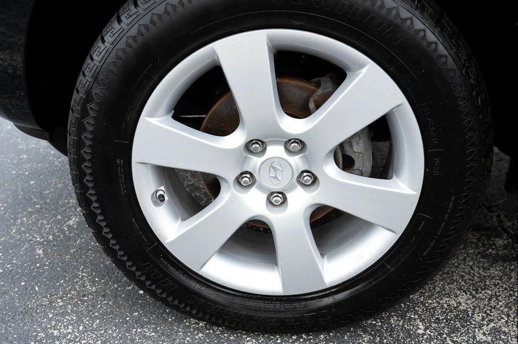used 2009 Hyundai Santa Fe car, priced at $7,495