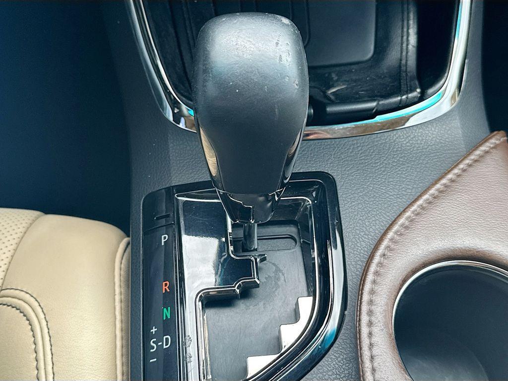used 2014 Toyota Avalon Hybrid car, priced at $9,984
