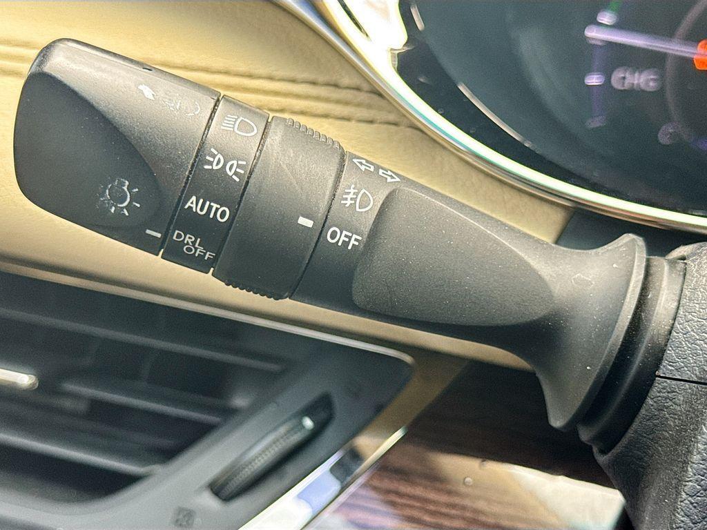 used 2014 Toyota Avalon Hybrid car, priced at $9,984