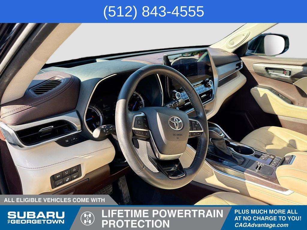 used 2020 Toyota Highlander Hybrid car, priced at $38,326