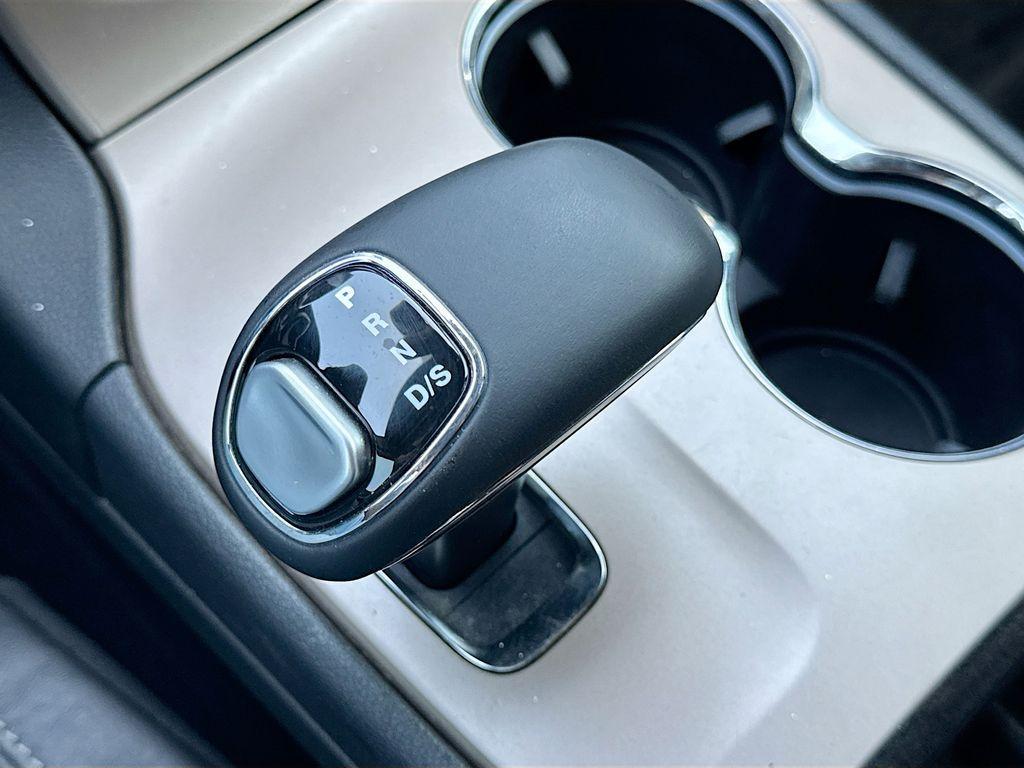 used 2014 Jeep Grand Cherokee car, priced at $16,615