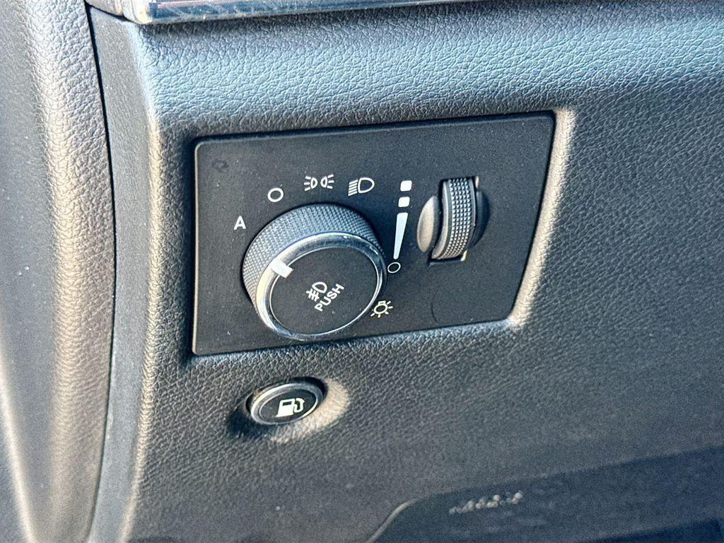 used 2014 Jeep Grand Cherokee car, priced at $16,615