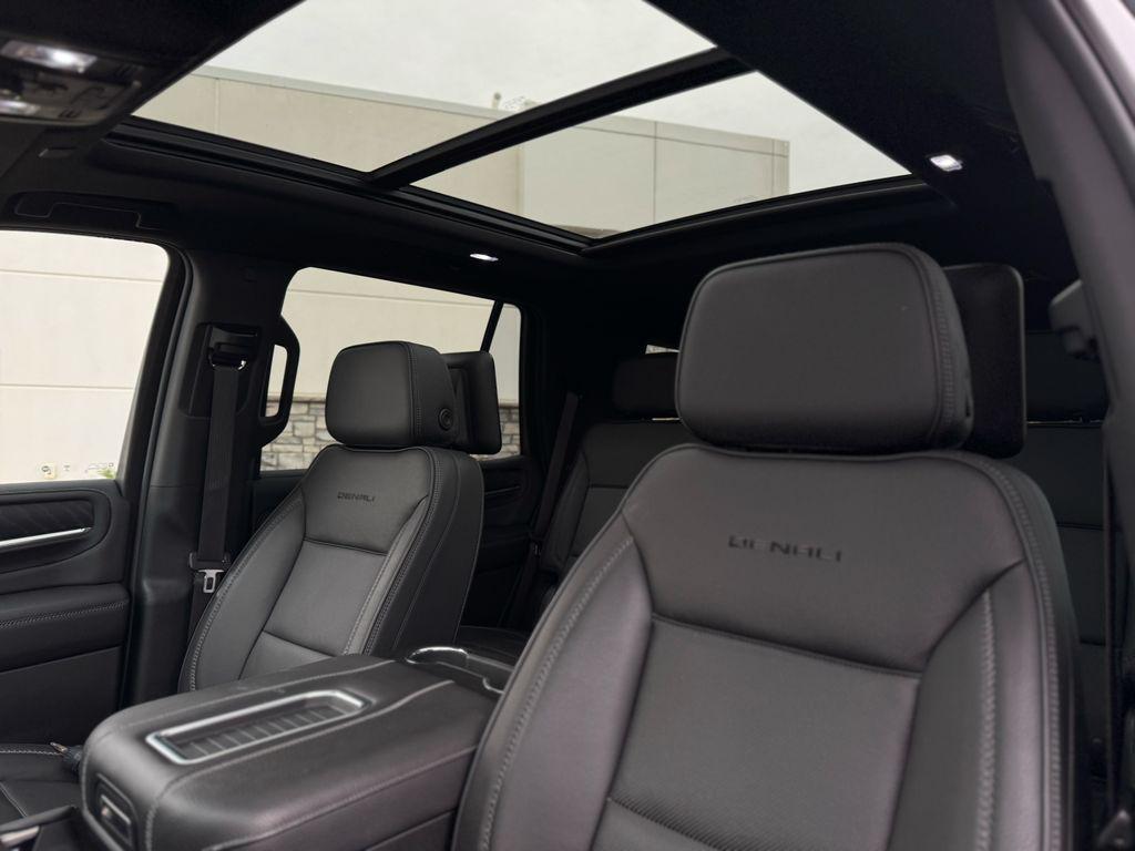 used 2023 GMC Yukon car, priced at $55,159