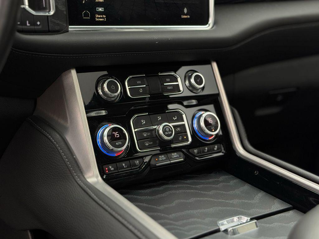 used 2023 GMC Yukon car, priced at $55,159