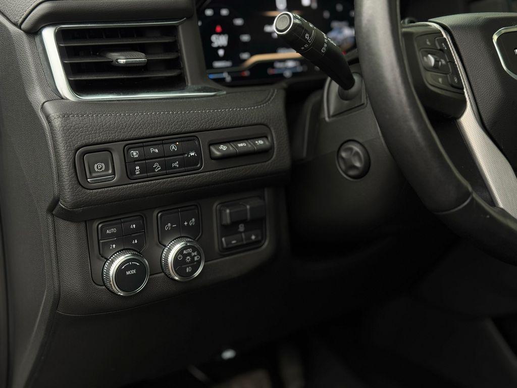 used 2023 GMC Yukon car, priced at $55,159