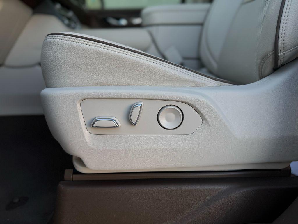 used 2022 GMC Yukon car, priced at $55,196