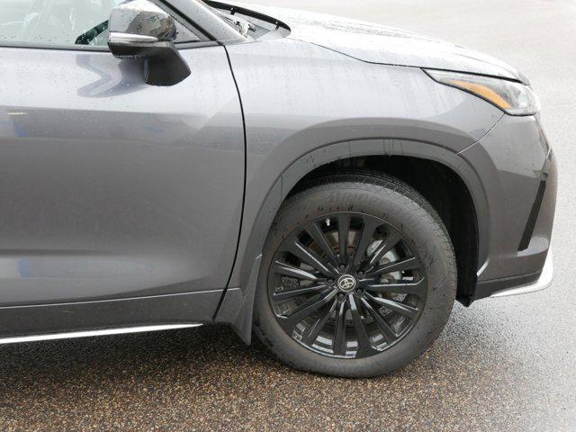 used 2023 Toyota Highlander car, priced at $40,500