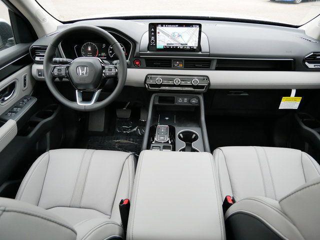 new 2025 Honda Pilot car, priced at $47,326