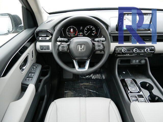 new 2025 Honda Pilot car, priced at $47,326