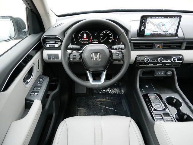 new 2025 Honda Pilot car, priced at $47,326