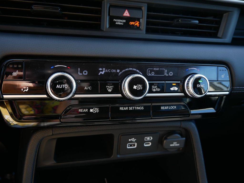 new 2025 Honda Pilot car, priced at $44,770