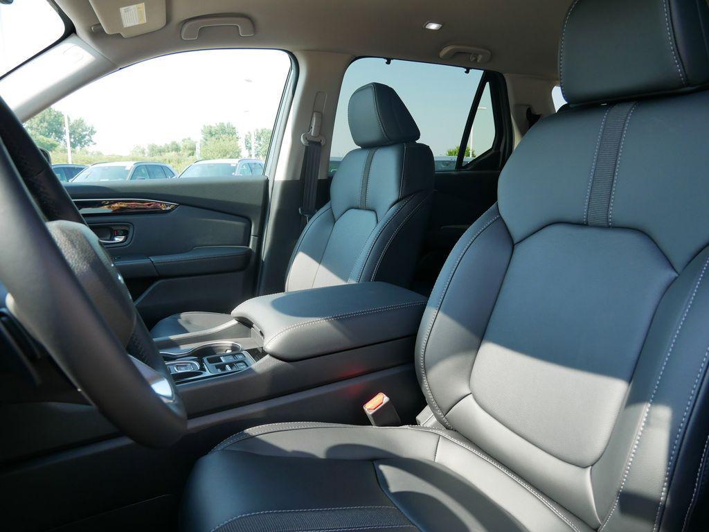 new 2025 Honda Pilot car, priced at $44,770